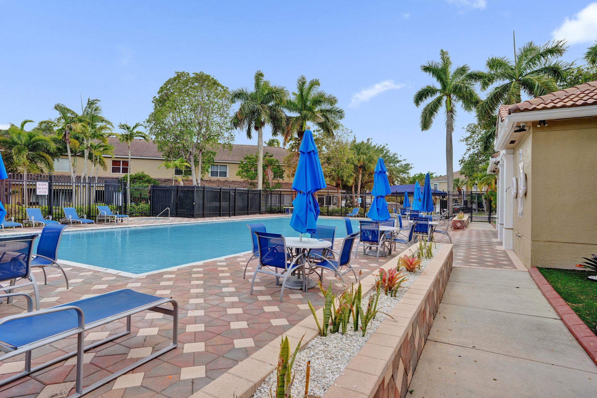 752 SW 122nd Terrace, Pembroke Pines, FL 33025 Photo