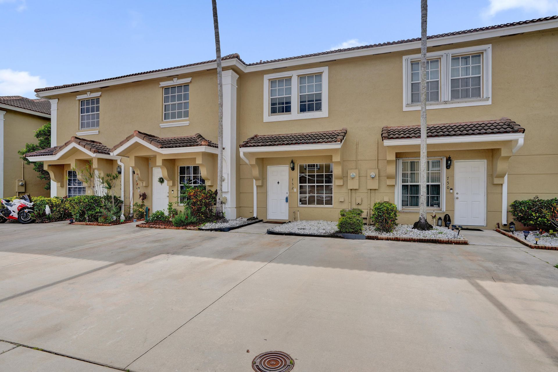 752 SW 122nd Terrace, Pembroke Pines, FL 33025 Photo
