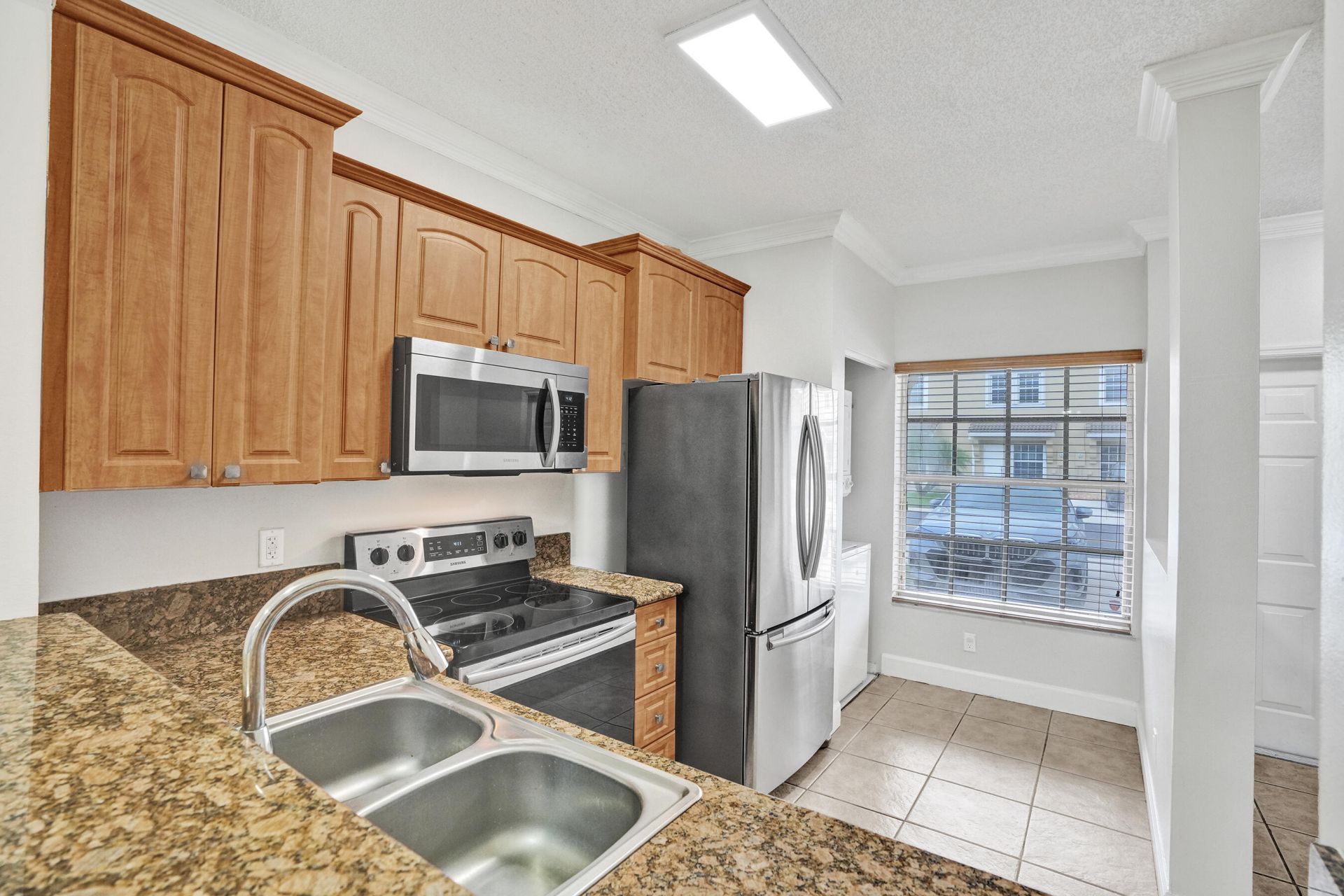 752 SW 122nd Terrace, Pembroke Pines, FL 33025 Photo