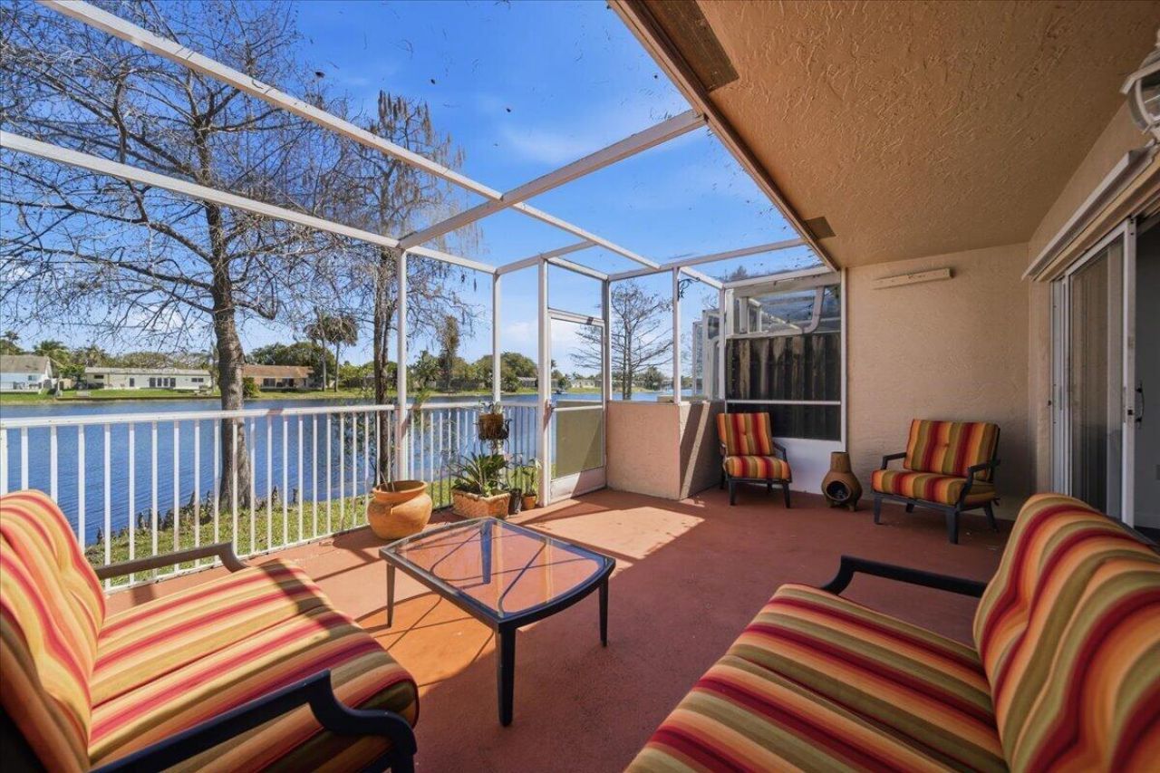 1383 NW 122nd Ter, Pembroke Pines, FL 33026 Photo