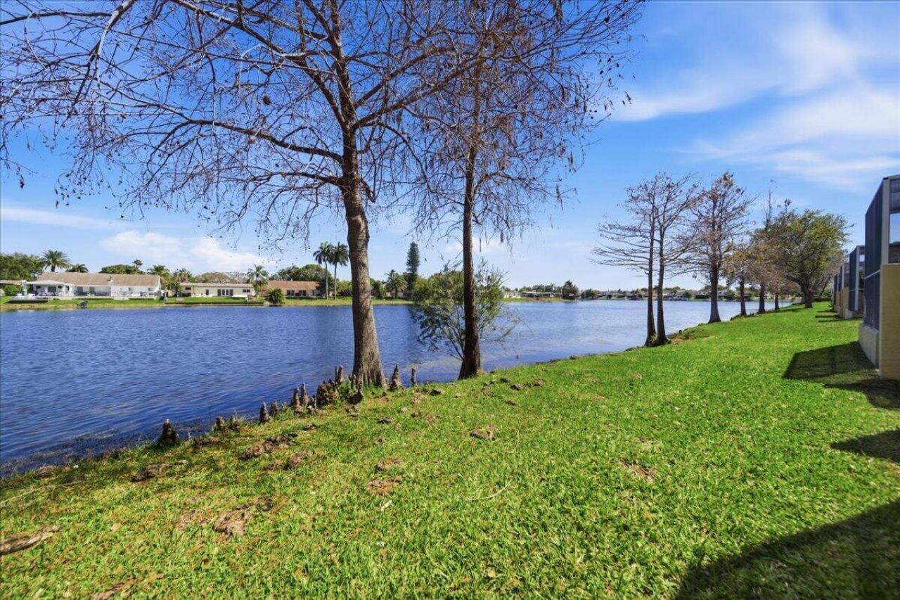 1383 NW 122nd Ter, Pembroke Pines, FL 33026 Photo