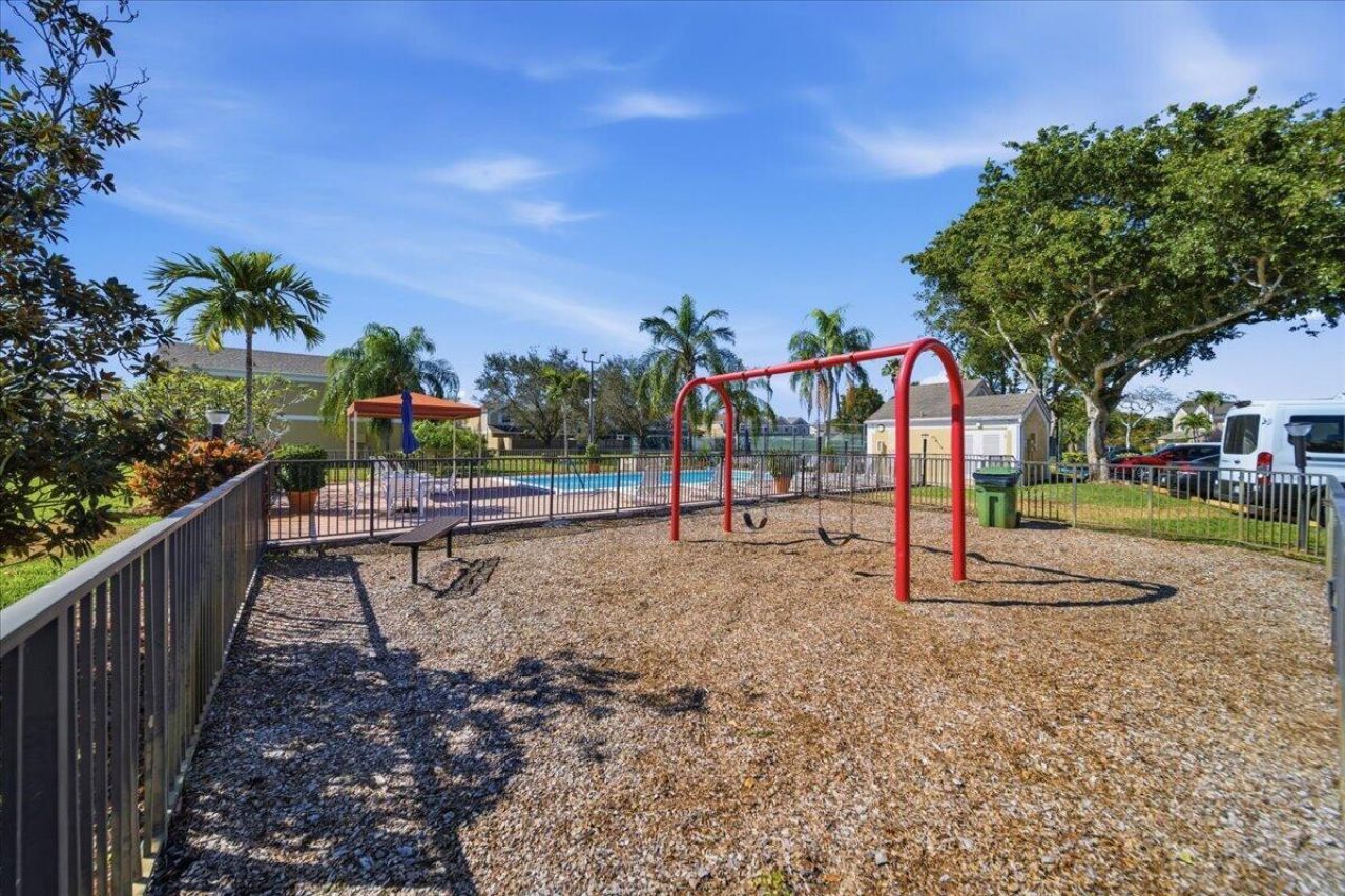 1383 NW 122nd Ter, Pembroke Pines, FL 33026 Photo