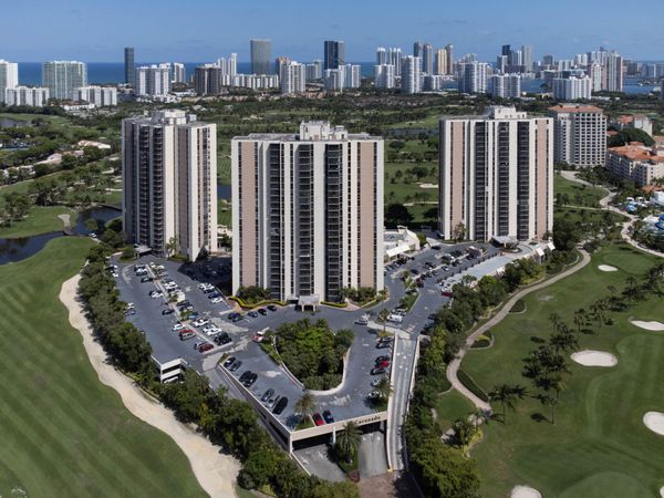 20335 W Country Club Dr, Unit 1704, Aventura, FL 33180