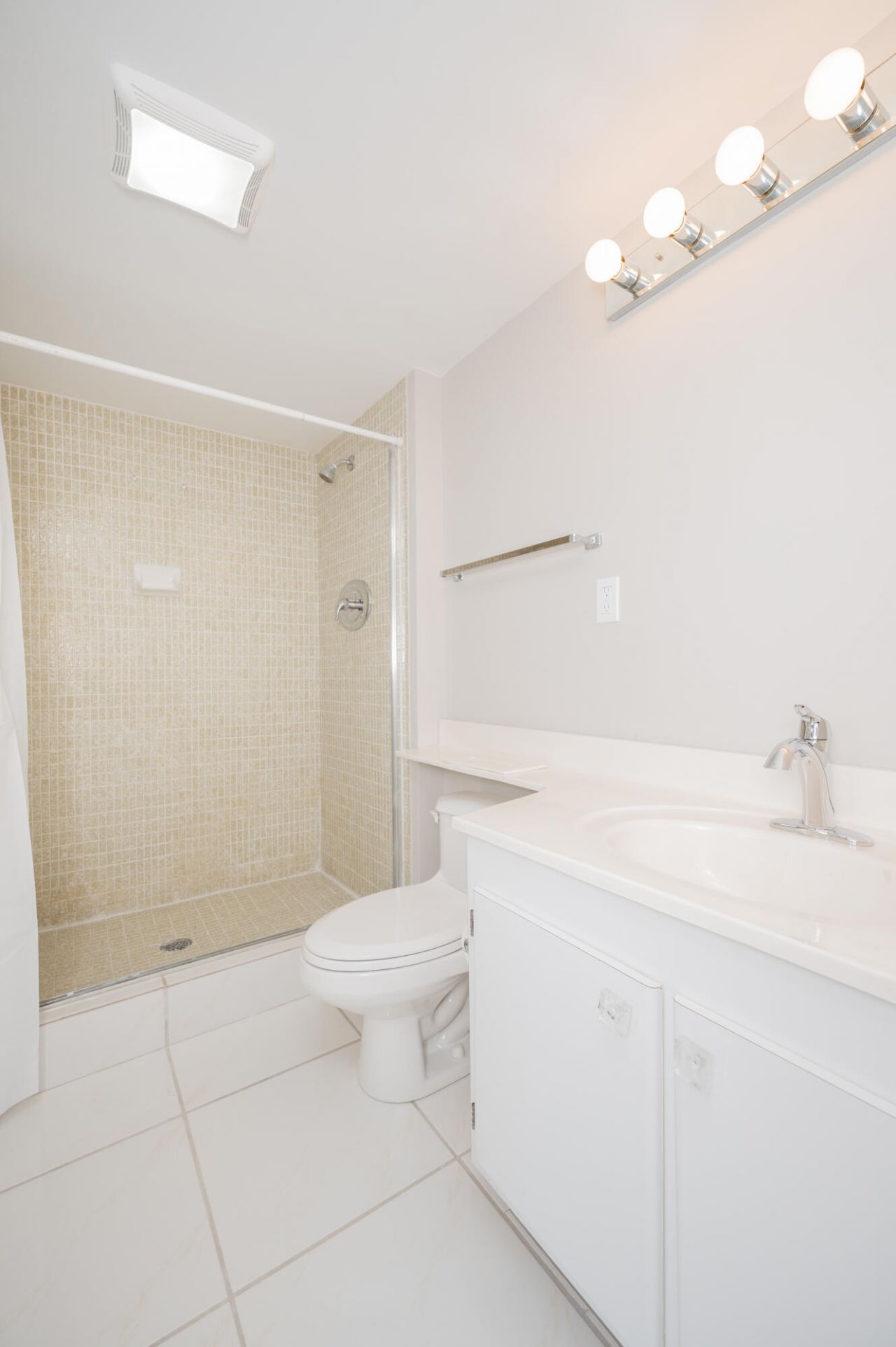 20335 W Country Club Dr, Unit 1704, Aventura, FL 33180 Photo