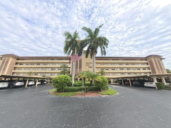 4100 Crystal Lake Dr, Unit 209, Pompano Beach, FL 33064