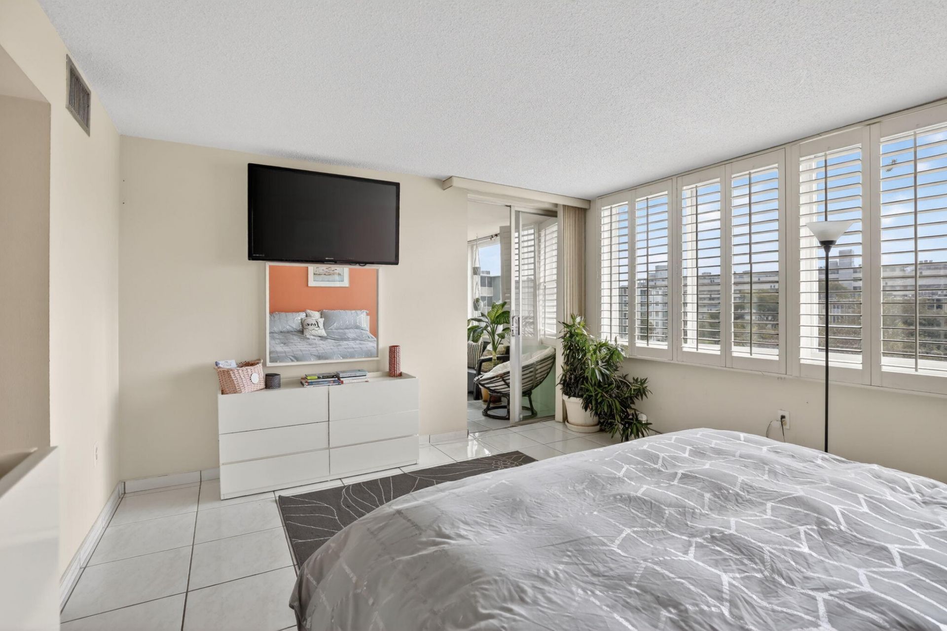 1690 NE 191st Street, Unit 408-1, Miami, FL 33179 Photo