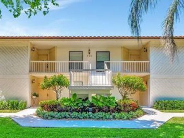 935 Sweetwater Lane, Unit 204, Boca Raton, FL 33431