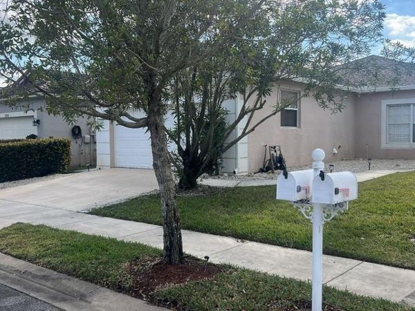 252 SW Manatee Springs Way, Port St. Lucie, FL 34986