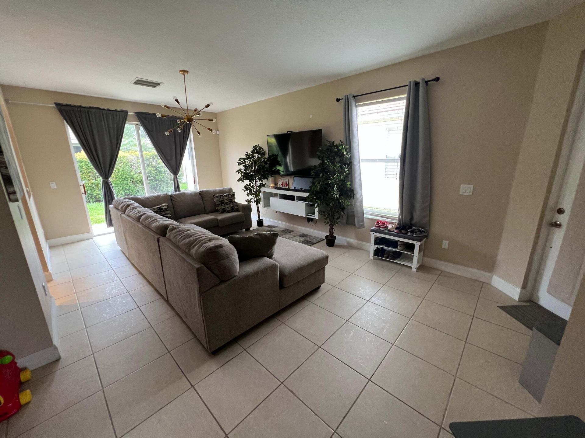 252 SW Manatee Springs Way, Port Saint Lucie, FL 34986 Photo