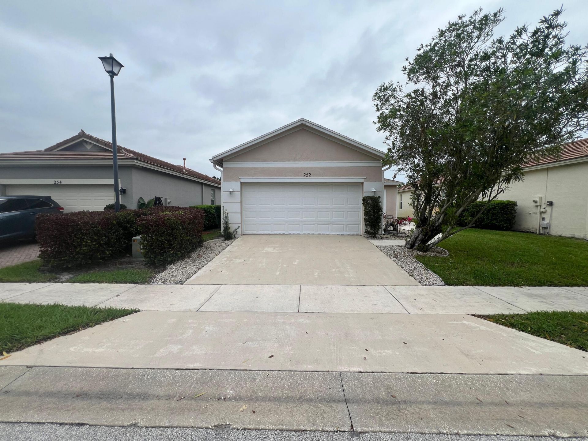 252 SW Manatee Springs Way, Port Saint Lucie, FL 34986 Photo