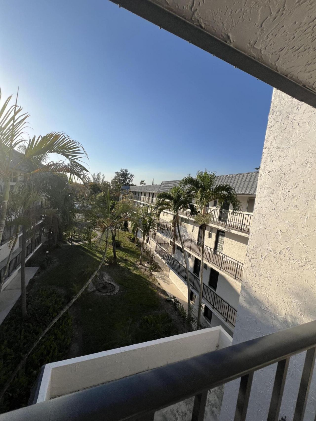 3330 Spanish Moss Terrace, Unit 406, Lauderhill, FL 33319 Photo