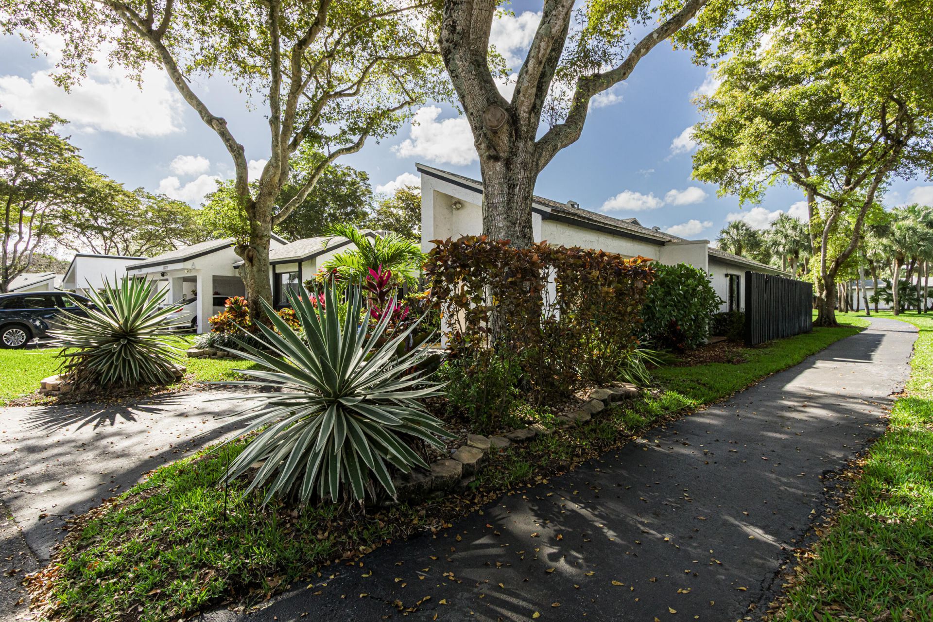 16036 Fairway Lane, Unit 27, Weston, FL 33326 Photo