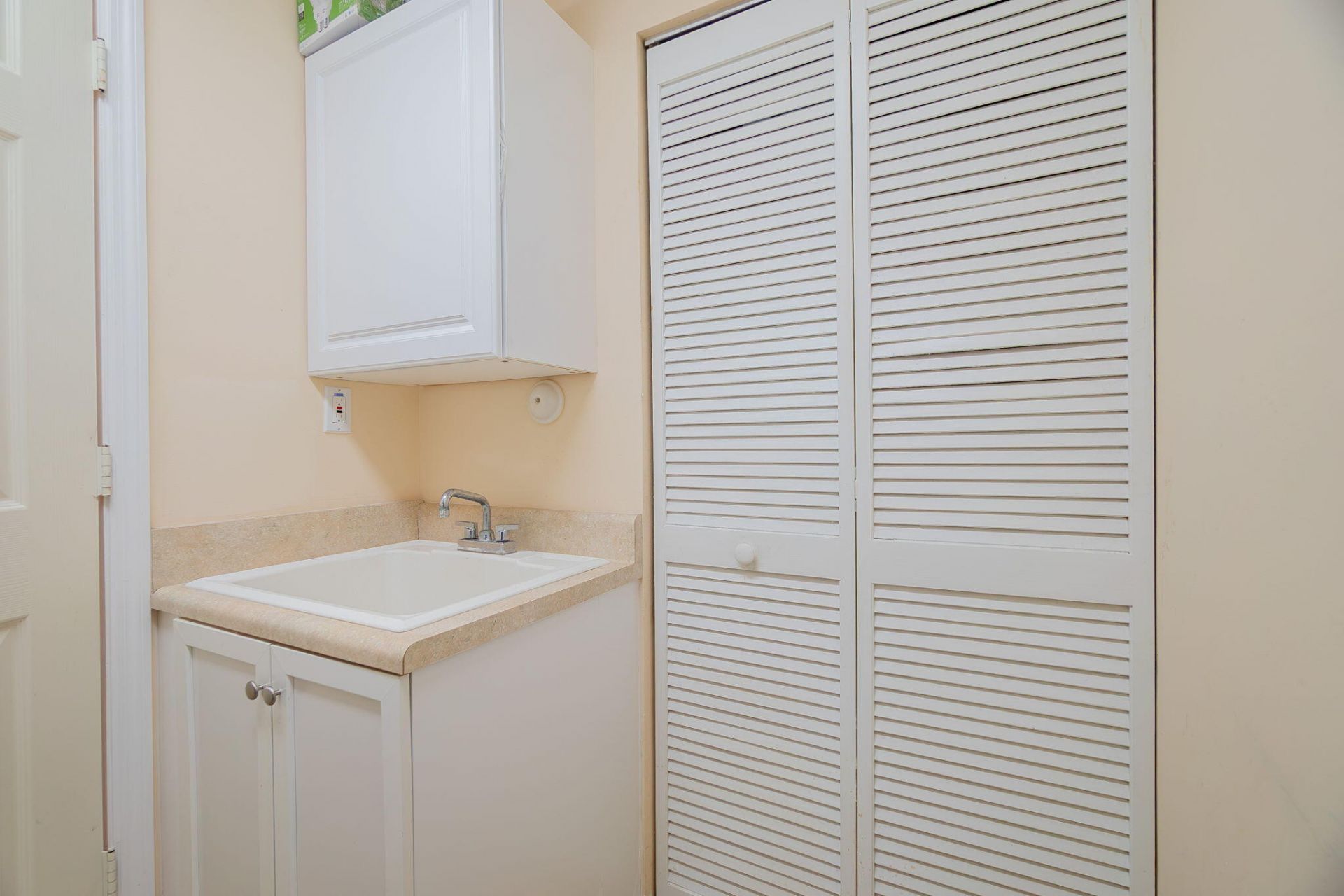 6005 Newport Village Way, Lake Worth, FL 33463 Photo