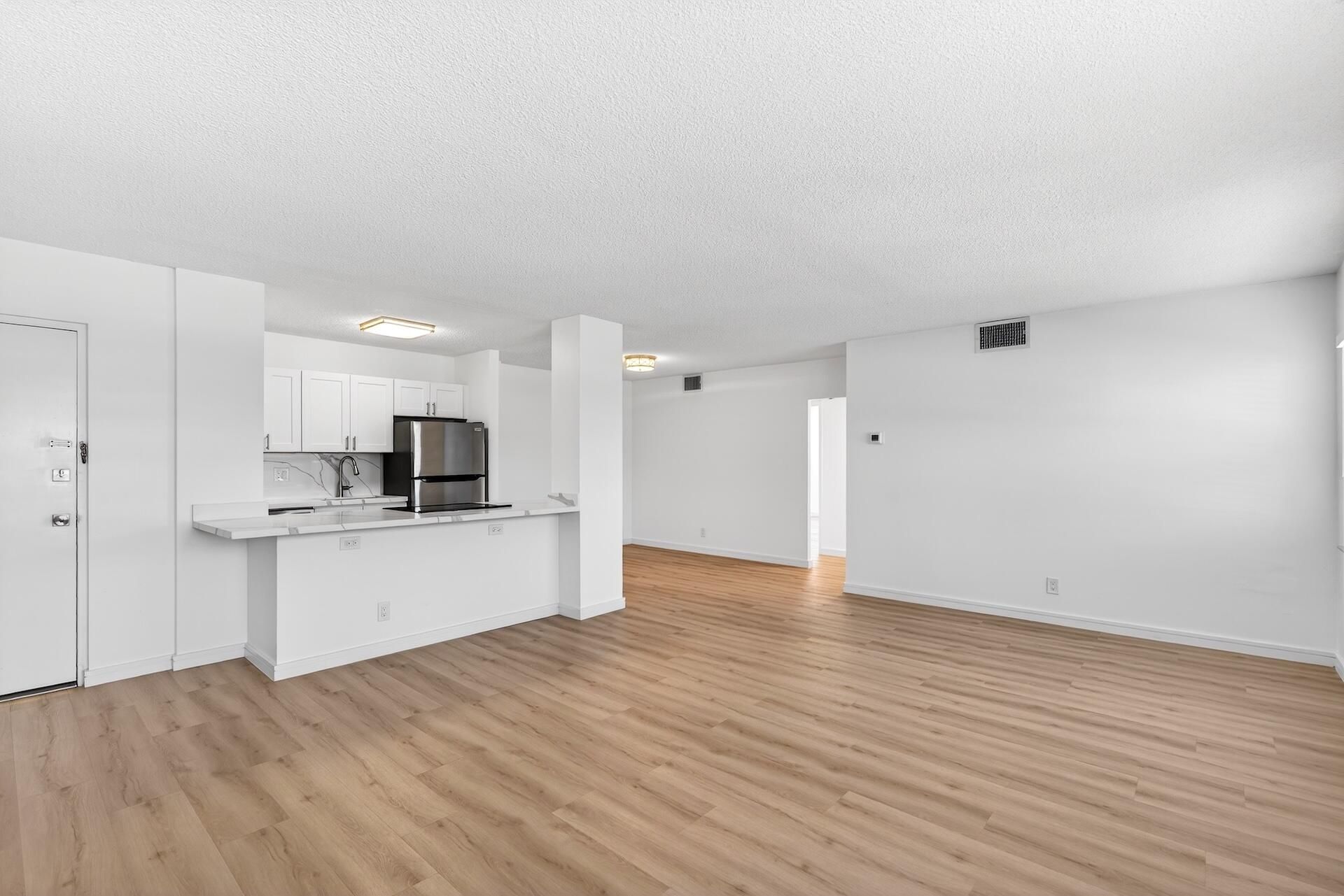 2555 NE 11th Street Street Ne, Unit 202, Fort Lauderdale, FL 33304 Photo