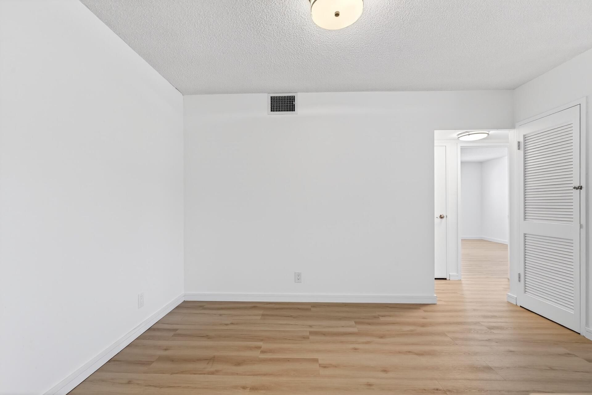 2555 NE 11th Street Street Ne, Unit 202, Fort Lauderdale, FL 33304 Photo