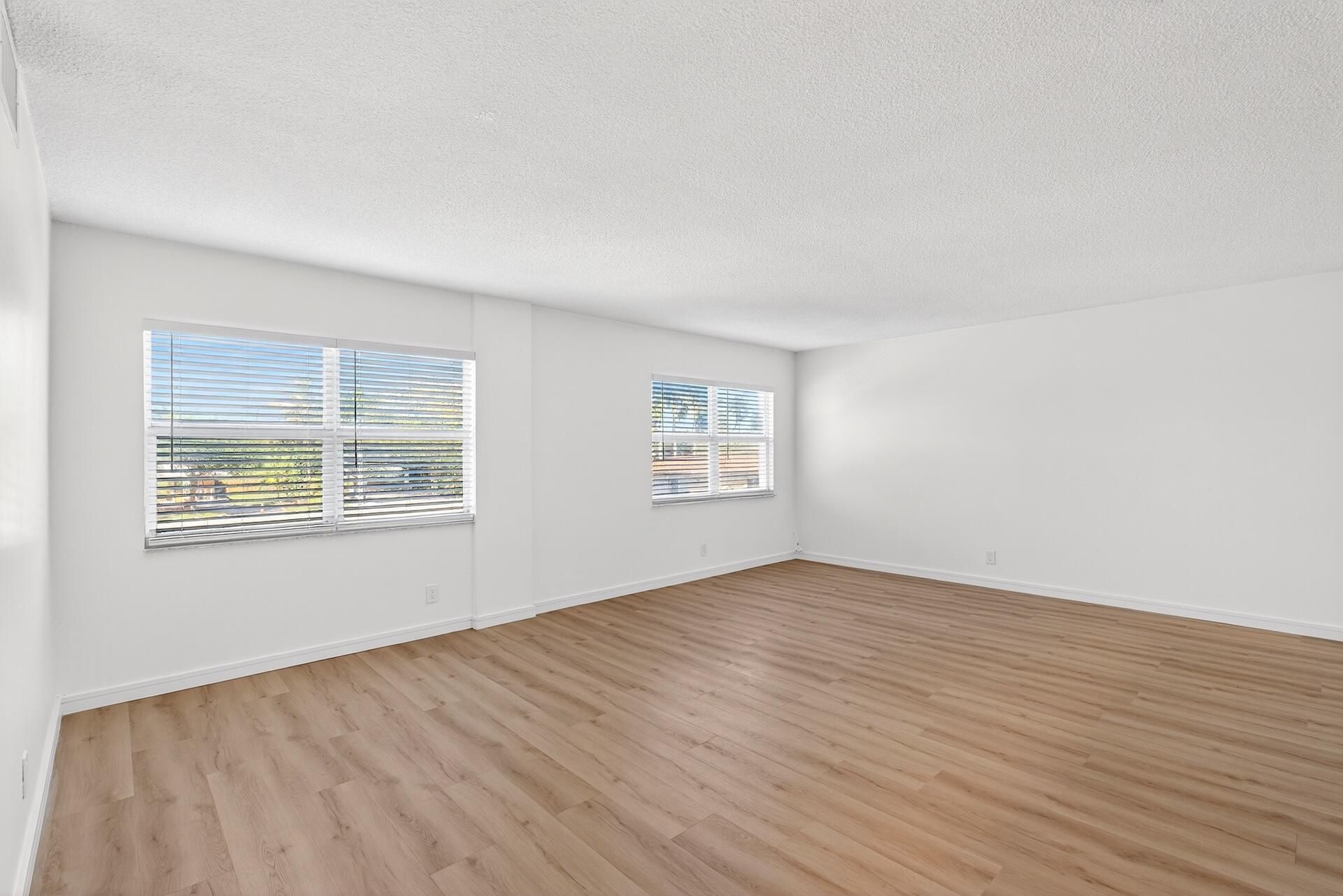 2555 NE 11th Street Street Ne, Unit 202, Fort Lauderdale, FL 33304 Photo