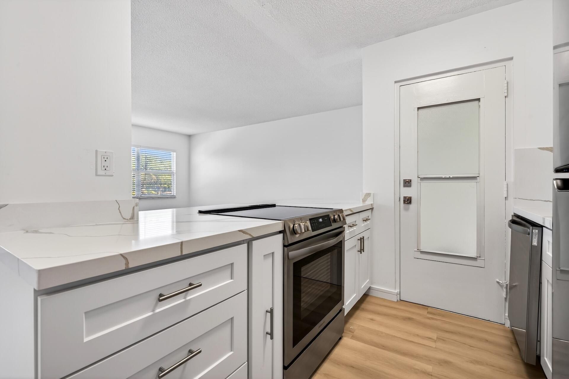 2555 NE 11th Street Street Ne, Unit 202, Fort Lauderdale, FL 33304 Photo