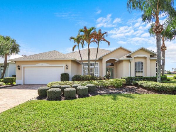 189 SW Snapdragon Cir, Port St. Lucie, FL 34953