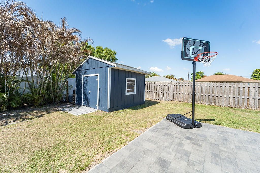 1353 SW Gastador Avenue, Port Saint Lucie, FL 34953 Photo