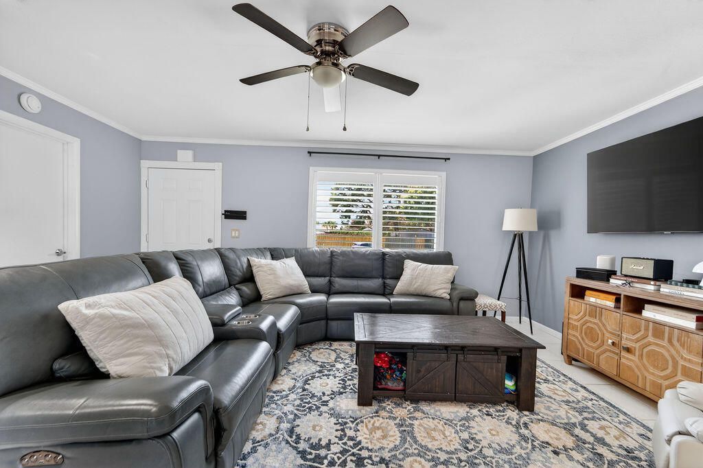 1353 SW Gastador Avenue, Port Saint Lucie, FL 34953 Photo