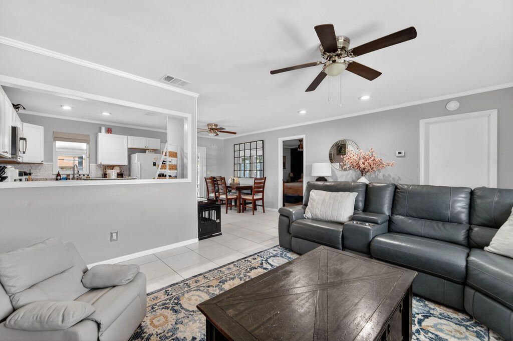 1353 SW Gastador Avenue, Port Saint Lucie, FL 34953 Photo