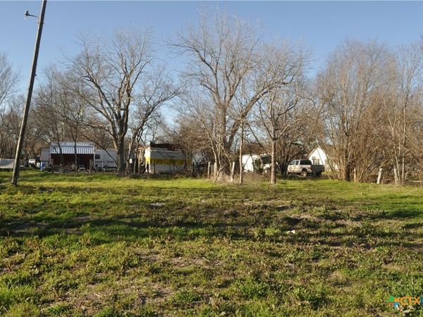 612 Criswell Street , Mart, TX 76664