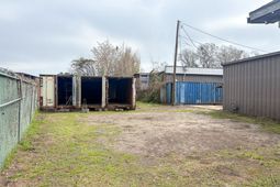 4606 Rivers Avenue photo 4