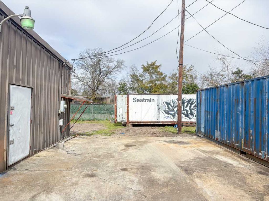 4606 Rivers Avenue Photo 21