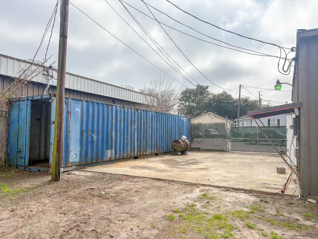 4606 Rivers Avenue Photo 22