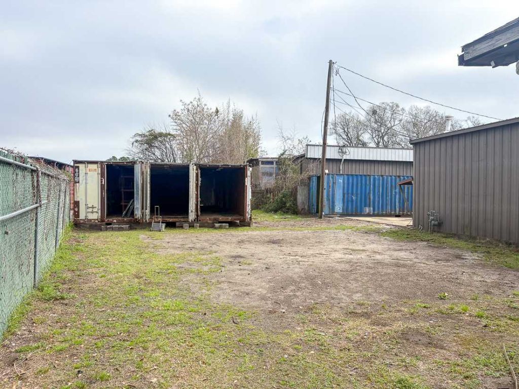 4606 Rivers Avenue Photo 23