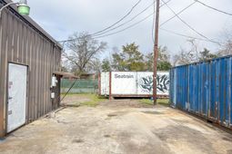 4606 Rivers Avenue photo 4