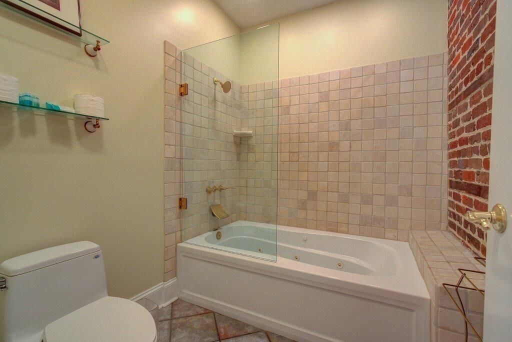 235 Meeting Street  Photo 10