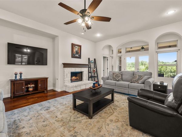 205 Bellagio DR, Lakeway, TX 78734