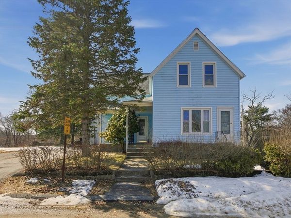 1 Bellmore St, Attleboro, MA 02703