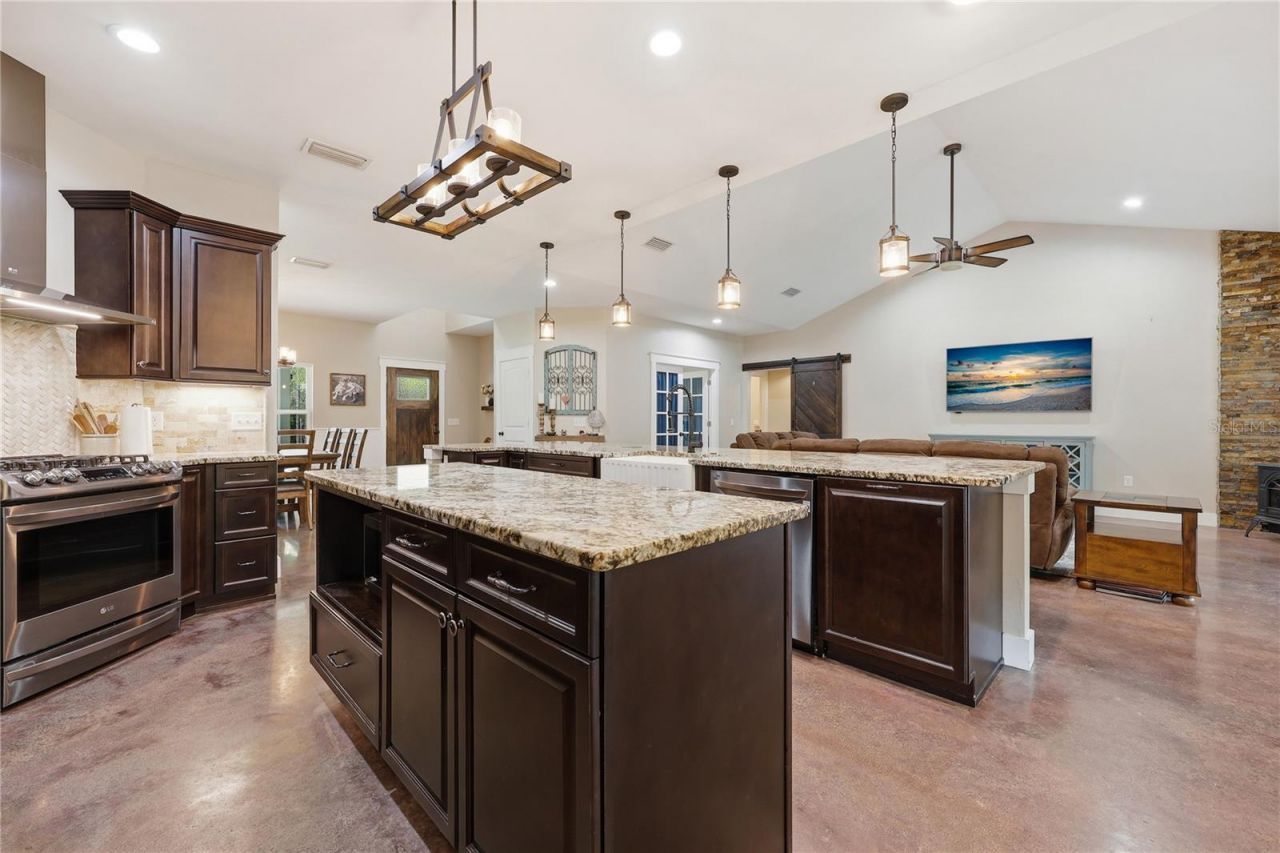 357 SW Conestoga Way, Fort White, FL 32038 Photo