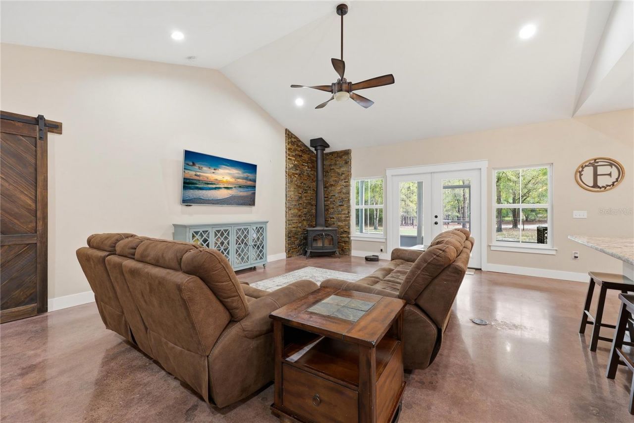 357 SW Conestoga Way, Fort White, FL 32038 Photo