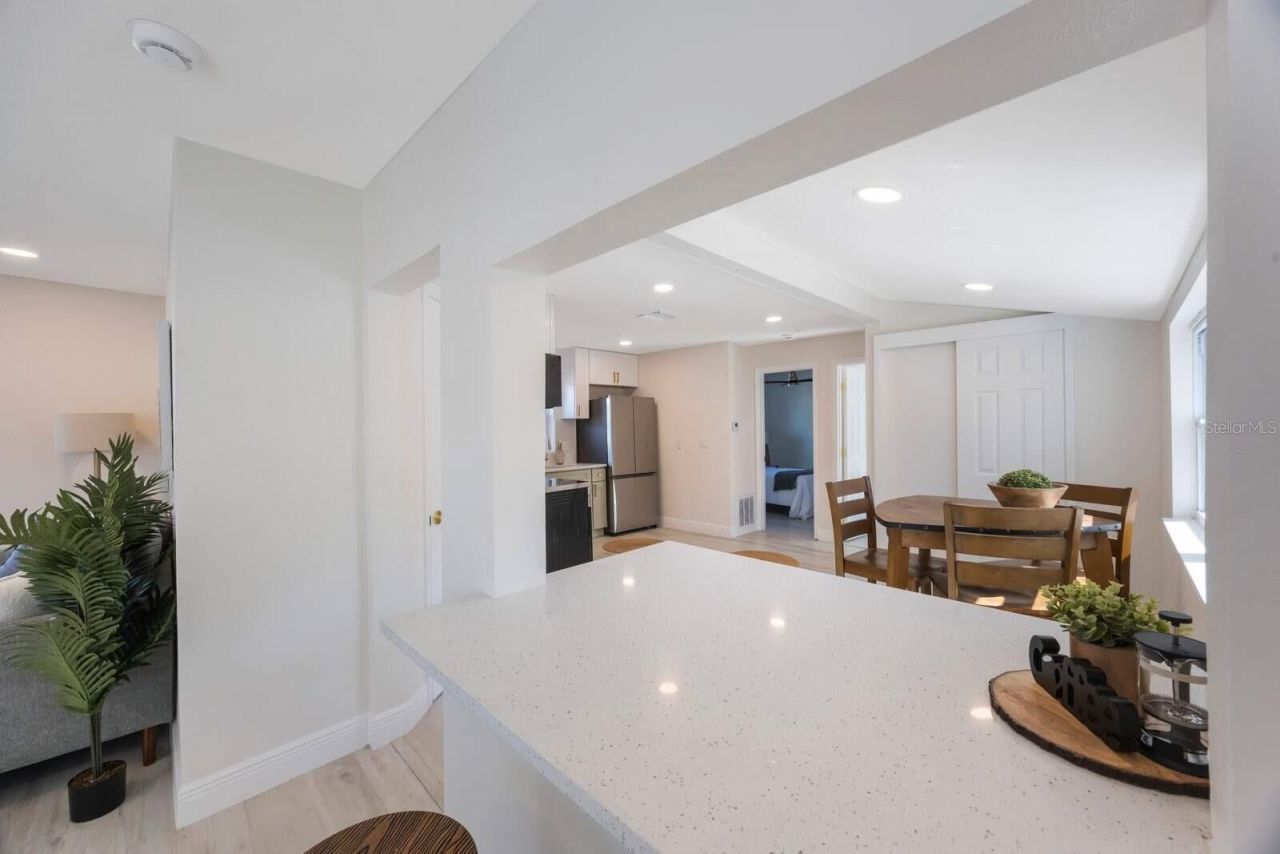 1160 36th Avenue N, Saint Petersburg, FL 33704 Photo