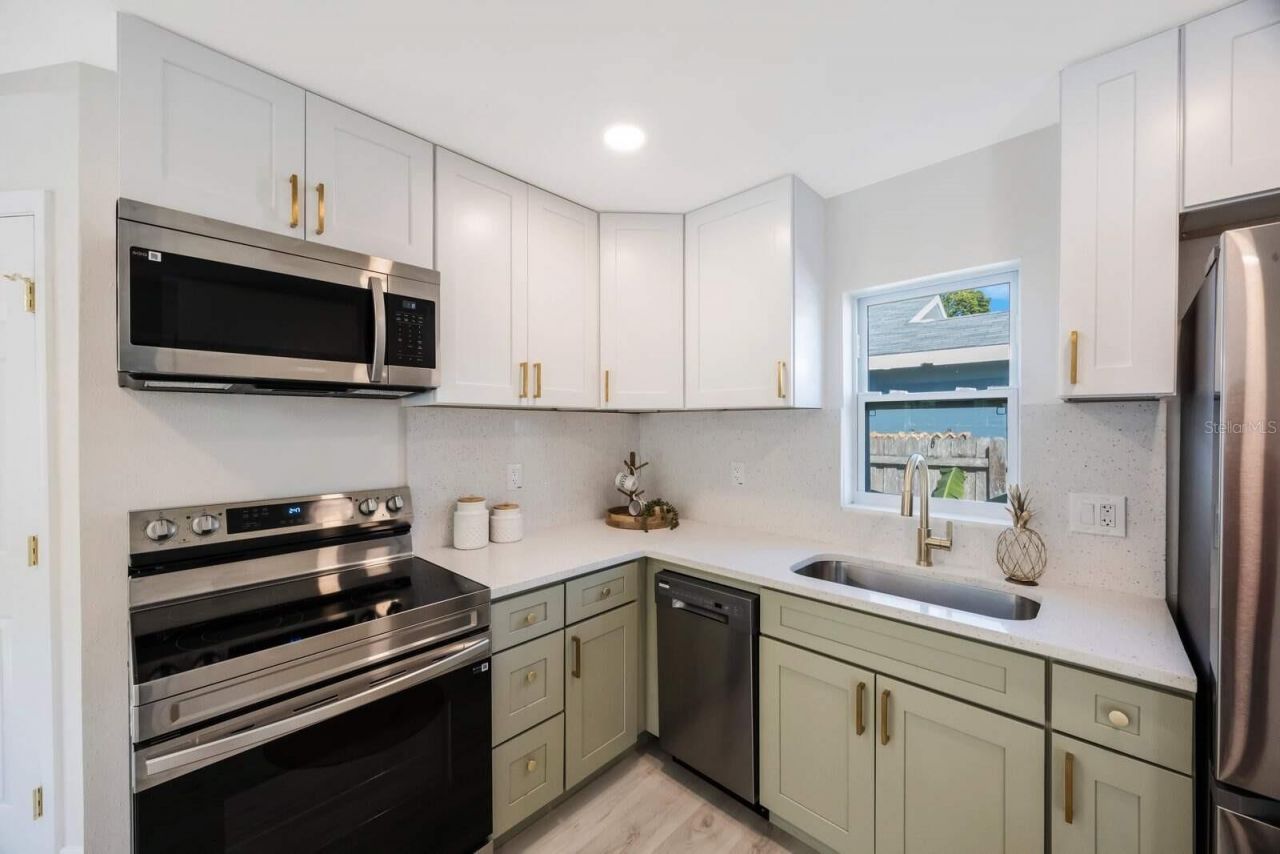 1160 36th Avenue N, Saint Petersburg, FL 33704 Photo