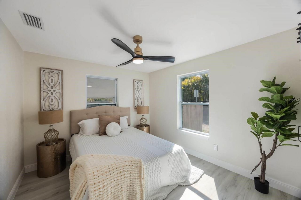 1160 36th Avenue N, Saint Petersburg, FL 33704 Photo