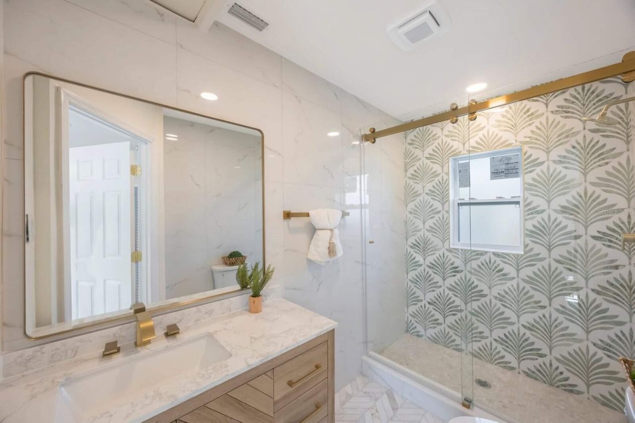 1160 36th Avenue N, Saint Petersburg, FL 33704 Photo