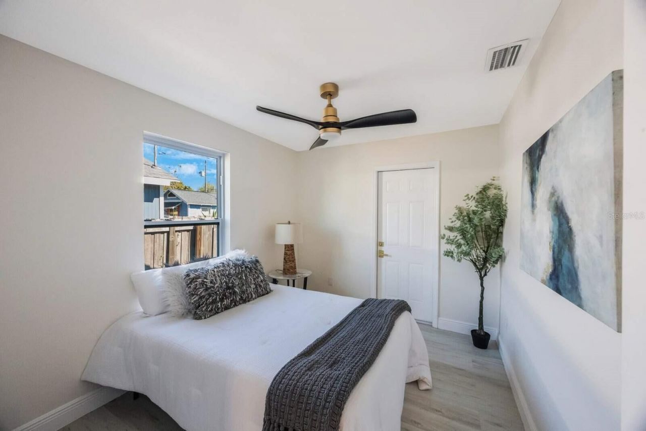 1160 36th Avenue N, Saint Petersburg, FL 33704 Photo