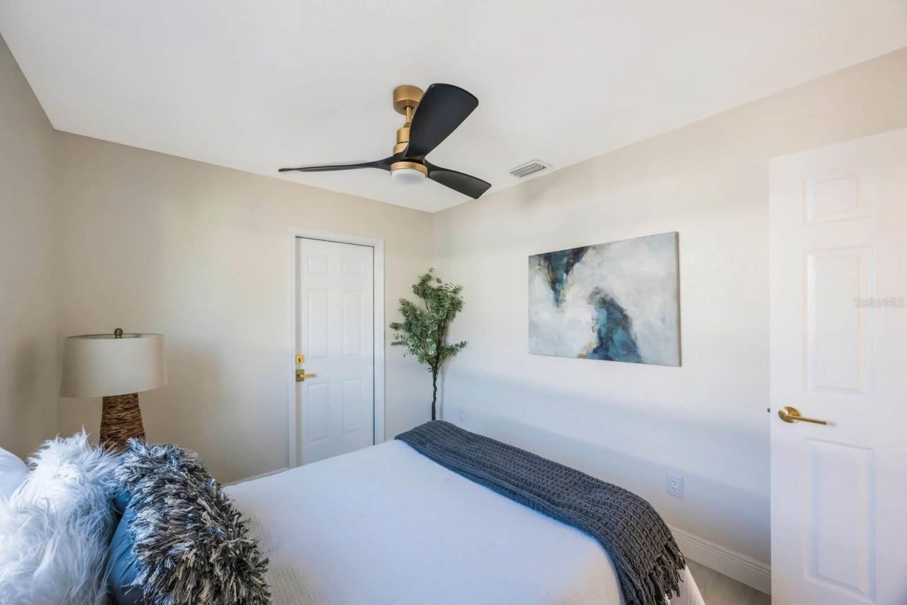 1160 36th Avenue N, Saint Petersburg, FL 33704 Photo