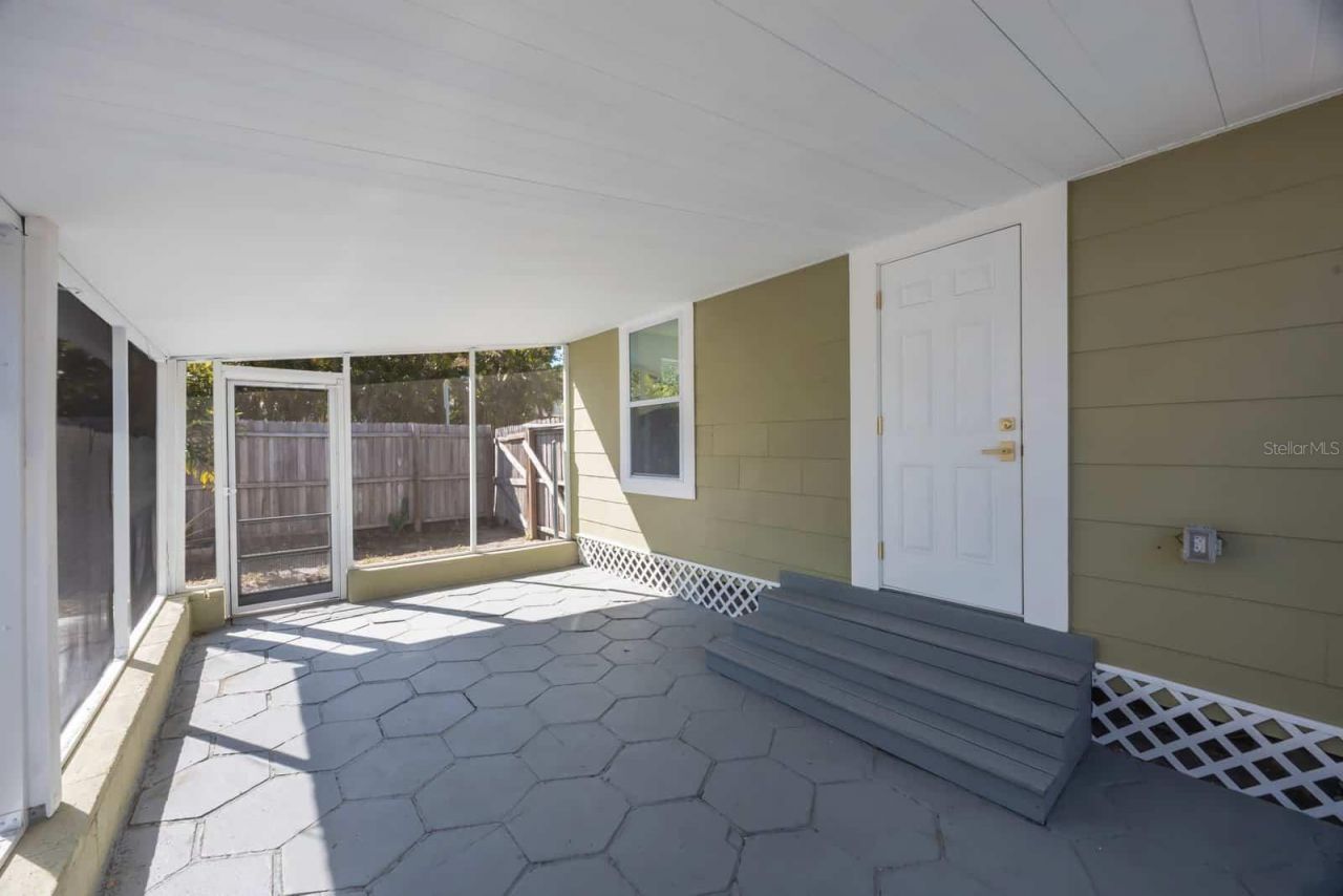 1160 36th Avenue N, Saint Petersburg, FL 33704 Photo