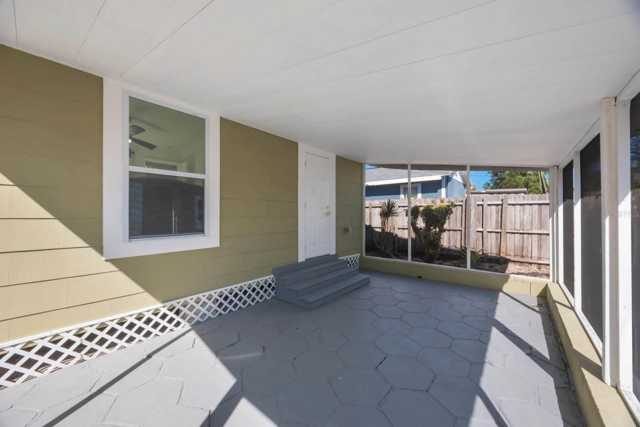 1160 36th Avenue N, Saint Petersburg, FL 33704 Photo