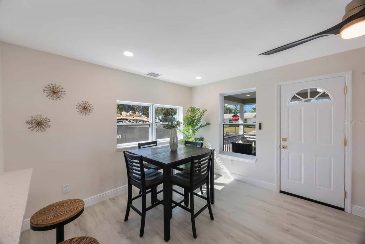 1160 36th Avenue N, Saint Petersburg, FL 33704 Photo