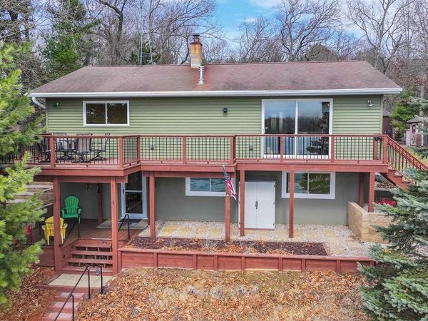 W5155 N TWIN LAKE ROAD, Waupaca, WI 54981