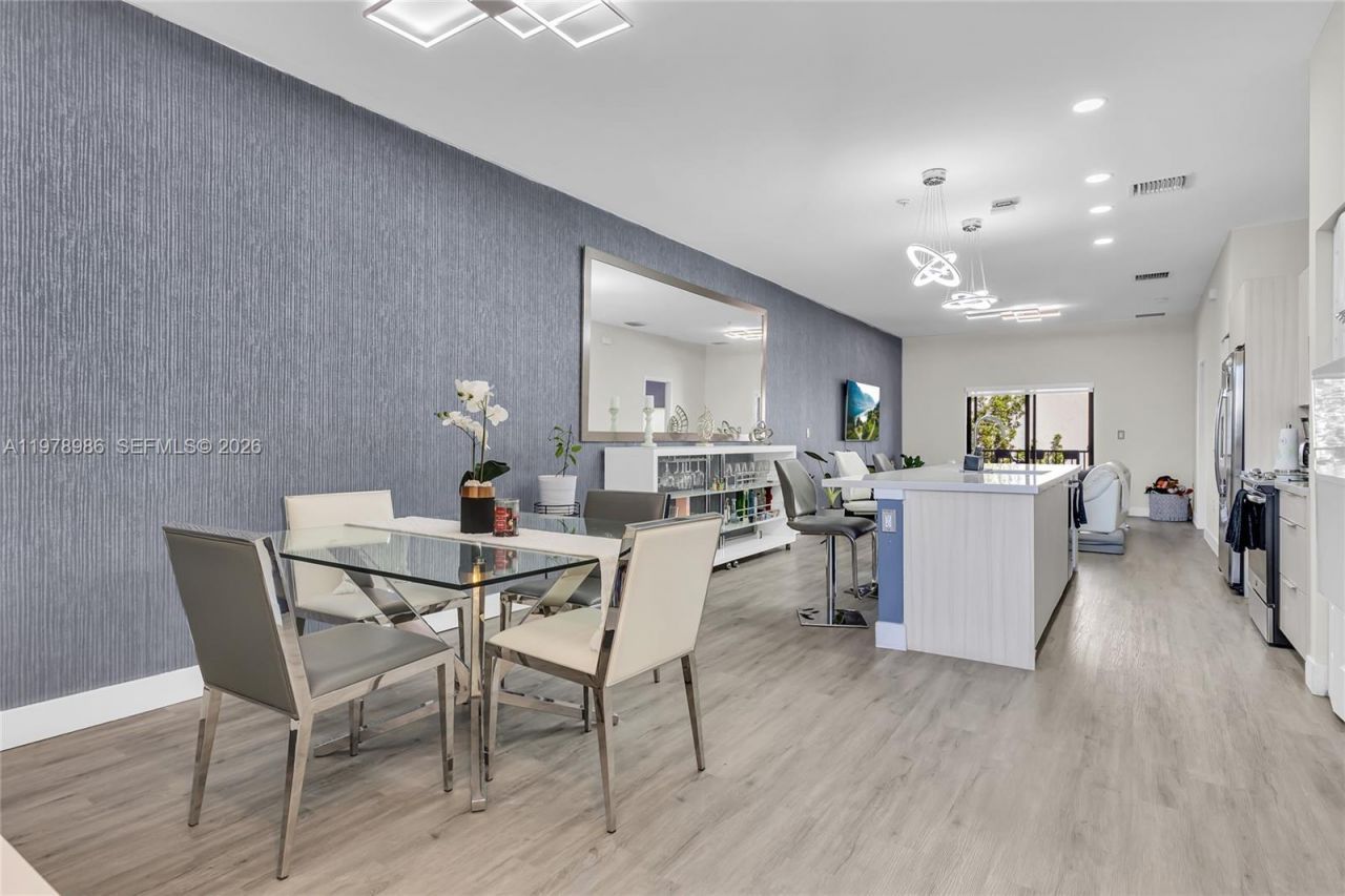 7925 NW 104th Ave , Unit 28, Doral, FL 33178 Photo