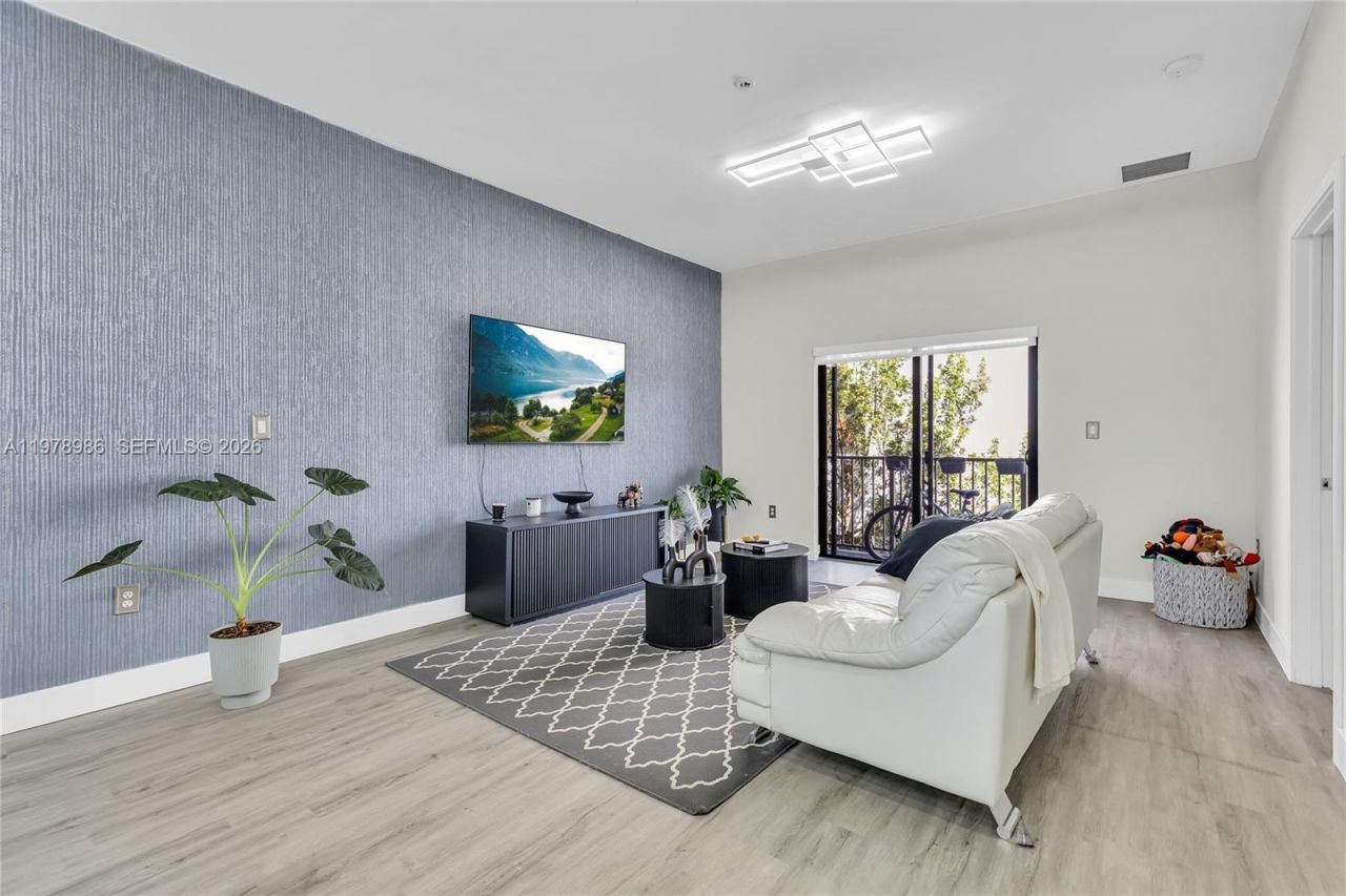 7925 NW 104th Ave , Unit 28, Doral, FL 33178 Photo