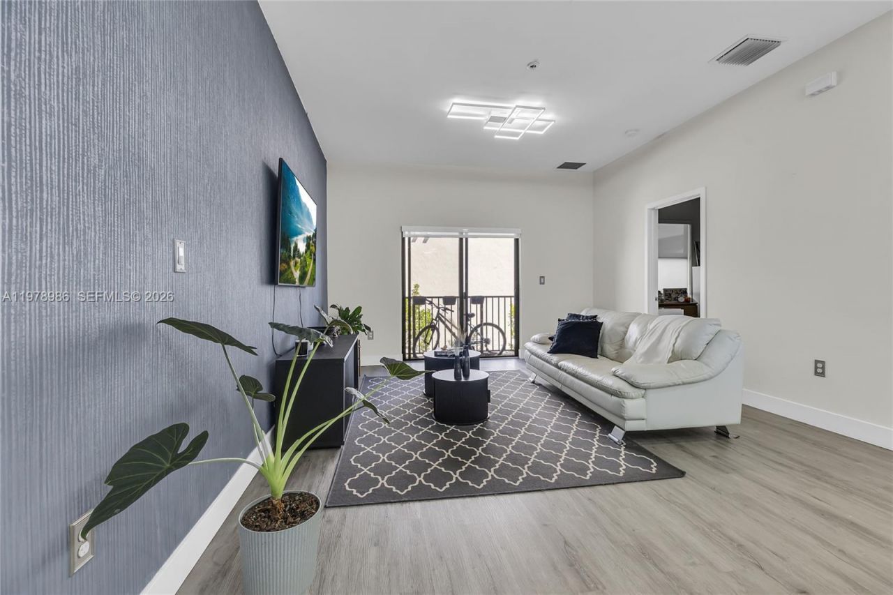 7925 NW 104th Ave , Unit 28, Doral, FL 33178 Photo