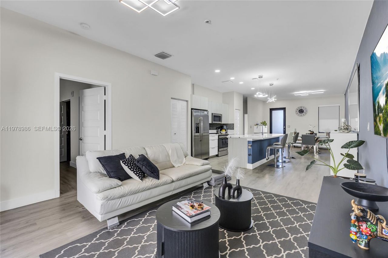 7925 NW 104th Ave , Unit 28, Doral, FL 33178 Photo